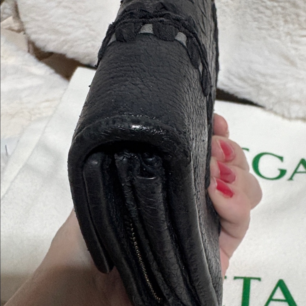 Bottega Veneta Intrecciato
Long Flap Wallet In black
Leather - Picture 4 of 15